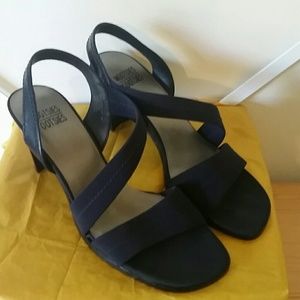 New without box Mootsies Tootsies Navy Blue Slingb